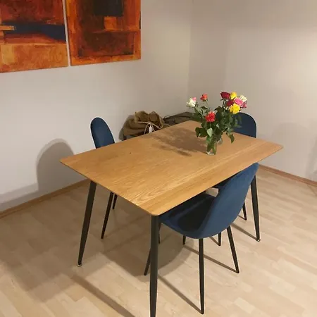 Проживание в семье Private Sunny With Balkony In Bogenhausen *