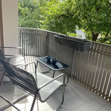 Проживание в семье Private Sunny With Balkony In Bogenhausen